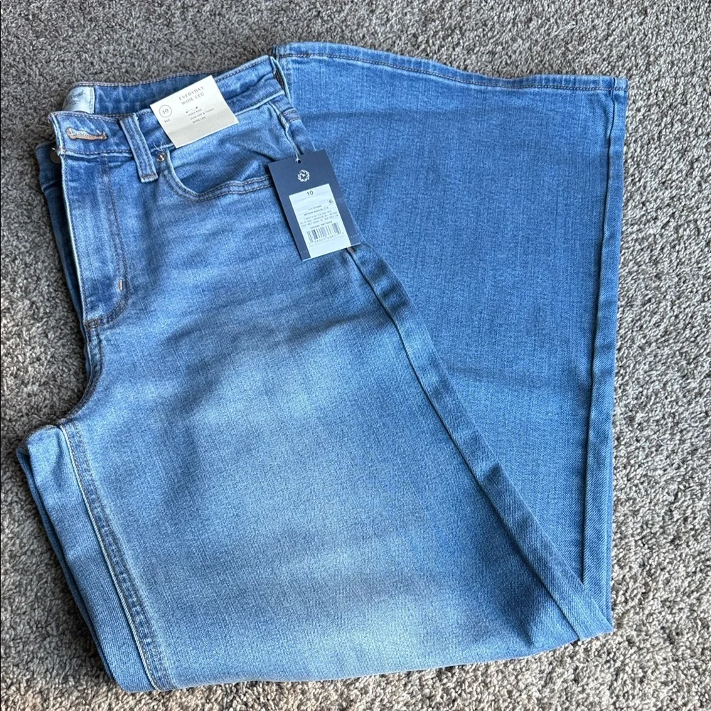 Universal Thread Wide-Leg High-Rise Jeans in Light Blue - Picture 3 of 4